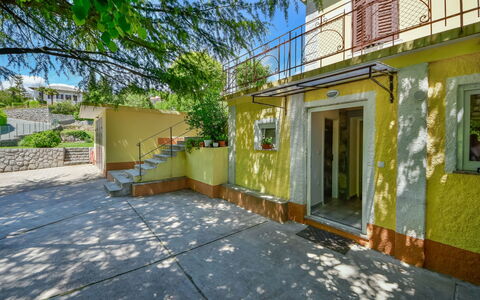 Sandra: Propriété, Immobilier, Maison, Bâtiment, Jaune, Domicile, Zone Résidentielle, Architecture, Quartier, Arbre