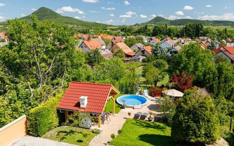 Beate: Maison, Piscine, Recours, Eco Hôtel, Aménagement Paysager, Jardin, Cour, Pelouse, Arrière-Cour, Villa
