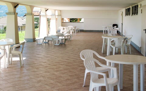 Fondotoce 601: Propriété, Sol, Pièce, Bâtiment, Meubles, Table, Sol, Restaurant, Design Intérieur, Maison