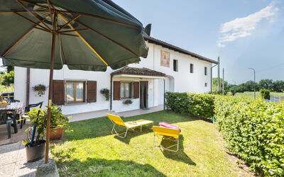 Rive D'Arcano 601: Plante, Ciel, Bâtiment, Propriété, Nuage, Pot De Fleur, Fenêtre, Maison, Ombre, Mobilier De Jardin