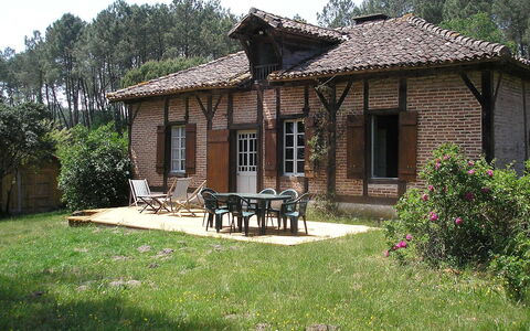 Hollebarde: Propriété, Maison, Domicile, Chalet, Bâtiment, Immobilier, Biens, Architecture, Ferme, Arbre