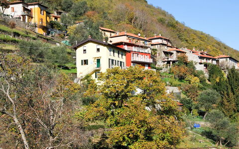 Casa Bel Sit: Bâtiment, Montagne, Ciel, Plante, Paysage Naturel, Montagnes, Fenêtre, Maison, Arbre, Végétation
