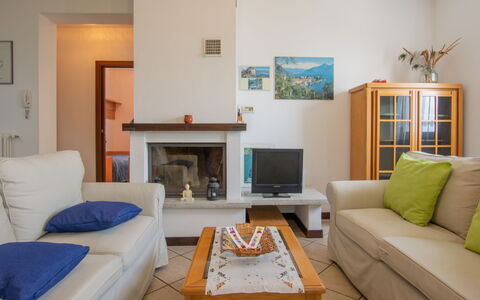 Casa Bel Sit: Salon, Pièce, Meubles, Propriété, Design Intérieur, Bâtiment, Table, Maison, Table Basse, Mur