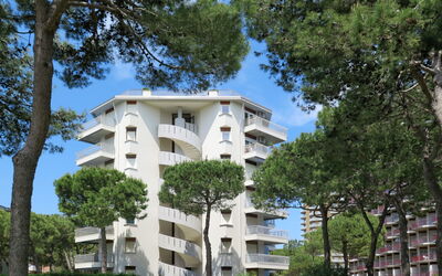 Lignano Sabbiadoro 643: Propriété, Maison, Zone Résidentielle, Bâtiment, Architecture, Domicile, Immobilier, Condominium, Appartement, Arbre