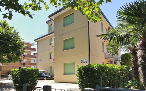 Villa Gaby: Bâtiment, Plante, Ciel, Jour, Propriété, Fenêtre, Arbre, Maison, Architecture, Design Urbain