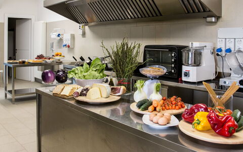 Futura: Aliments, Vaisselle, Comptoir, Cuisine, Électroménager, Vaisselle, Appareil De Cuisine, Design Intérieur, Ingrédient