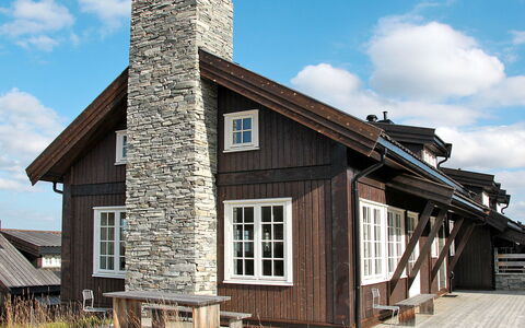 Havsdalsgrenda: Nuage, Ciel, Bâtiment, Fenêtre, Plante, Bois, Maison, Chalet, Toit, Façade