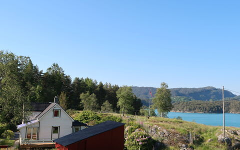 Bjørkeneset: Plante, L'Eau, Ciel, Arbre, Fenêtre, Bâtiment, Paysage Naturel, Maison, Montagnes, Lac