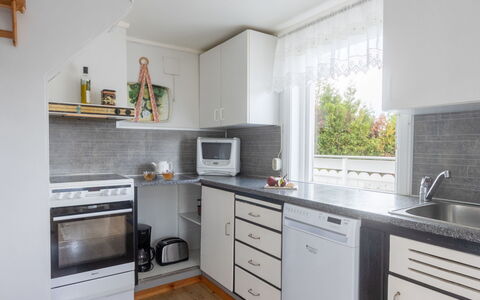 Soltun: Comptoir, Cabinetry, Propriété, Appareil De Cuisine, Cuisinière, Cuisine, Bâtiment, Évier, Électroménager, Evier