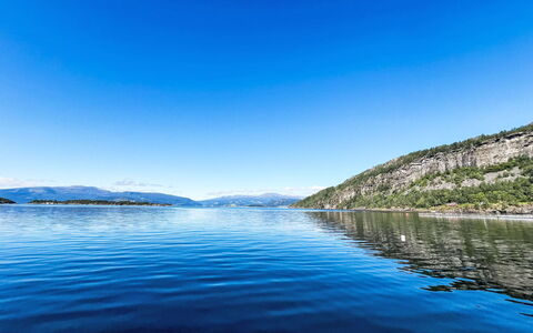 Blå Hytte: Bleu, L'Eau, Ressources En Eau, Plan D'Eau, Horizon, Cotiers Et Relief Océaniques, Voie Navigable, Lac, Nuage, Mer