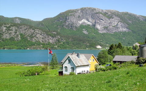 Ikjefjord: Ciel, L'Eau, Plante, Montagne, Vert, Paysage Naturel, Maison, Montagnes, Lot Terre, Herbe
