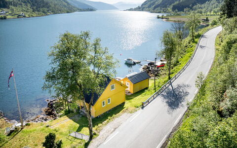 Eseviki: L'Eau, Plan D'Eau, Banque, Montagnes, Cours D'Eau, Lac, Loch, Canal, Réservoir, Rivière
