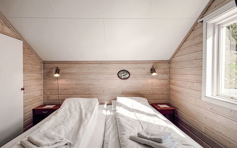 Tantestova: Fenêtre, Bois, Confort, Bâtiment, Design Intérieur, Sol, Sol, Dur, Teintes Et Ombres