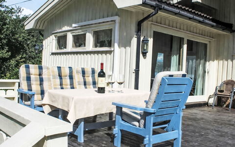 Åptafjorden: Bois, Meubles, Mobilier De Jardin, Porte, Domicile, Chalet, Chaise, Porche, Ombre, Siding
