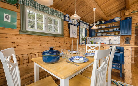 Fjellro: Bois, Meubles, Design Intérieur, Domicile, Sol, Cuisine, Plafond, Porte, Sol, Tache De Bois