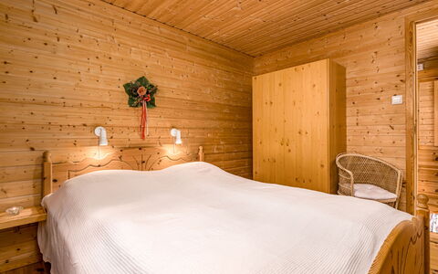 Krokeggi: Bois, Sol, Sol, Plafond, Design Intérieur, Meubles, Chambre, Lit, Éclairage, Luminaire