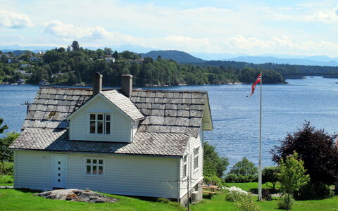 Strøneneset: L'Eau, Ciel, Nuage, Plante, Bâtiment, Propriété, Arbre, Maison, Lot Terre, Lac
