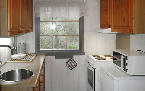 Trygvebu: Cabinetry, Propriété, Evier, Comptoir, Blanc, Évier, Bâtiment, Bleu, Bois, Cuisine