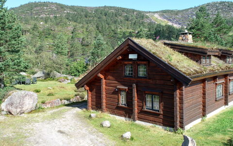 Steinbu: Plante, Ciel, Montagne, Propriété, Fenêtre, Bâtiment, Maison, Arbre, Paysage Naturel, Bois