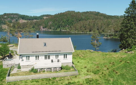 Der Ute: L'Eau, Ciel, Plante, Bâtiment, Fenêtre, Arbre, Maison, Paysage Naturel, Lac, Lot Terre