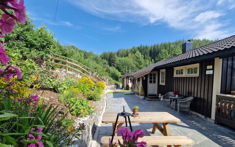 Staksholmen: Maison, Arbuste, Chalet, Zone Rurale, Jardin, Aménagement Paysager, Cour, Allée, Passerelle, Arrière-Cour