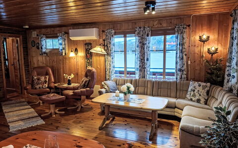 Midtholmen: Meubles, Bois, Design Intérieur, Plafond, Salon, Domicile, Canapé, Pièce, Éclairage, Luminaire