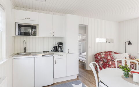 Sandsjöfors: Meubles, Cabinetry, Bâtiment, Comptoir, Chaise, Design Intérieur, Bois, Sol, Cuisine