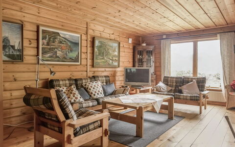 Ängsjömåla: Meubles, Propriété, Table, Bâtiment, Fenêtre, Canapé, Bois, Design Intérieur, Cadre, Sol