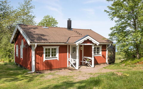 Lunnekullen: Ciel, Plante, Bâtiment, Nuage, Propriété, Fenêtre, Arbre, Maison, Bois, Lot Terre