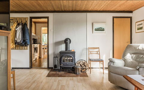 Kjuge Gula Huset: Meubles, Bâtiment, Bois, Canapé, Cadre, Design Intérieur, Architecture, Sol, Sol, Salon