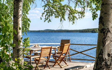Villa Lundsfjärden: L'Eau, Plante, Ciel, Propriété, Bleu Azur, Chaise, Paysage Naturel, Bois, Arbre, Mobilier De Jardin