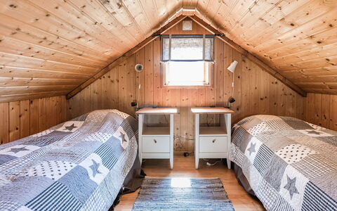 Skärvudde Torpet: Propriété, Meubles, Bâtiment, Fenêtre, Bois, Confort, Design Intérieur, Éclairage, Architecture, Maison