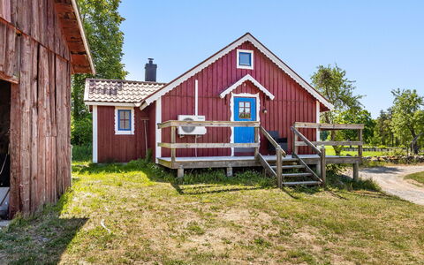 Skärvudde Torpet: Ciel, Plante, Bâtiment, Fenêtre, Arbre, Bois, Maison, Lot Terre, Herbe, Chalet
