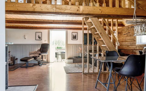 Skärvudde Torpet: Meubles, Propriété, Chaise, Bois, Design Intérieur, Canapé, Architecture, Salon, Bâtiment, Table