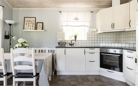 Skärvudde Huset: Cabinetry, Meubles, Propriété, Évier, Comptoir, Robinet, Cuisinière, Bois, Design Intérieur, Evier