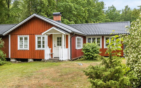 Röshult: Plante, Bâtiment, Fenêtre, Propriété, Maison, Arbre, Porte, Lot Terre, Bois
