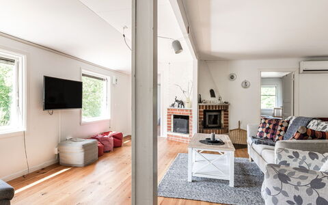 Erikstorp Villan: Cadre, Fenêtre, Bois, Confort, Design Intérieur, Sol, Sol, Bâtiment, Maison, Dur