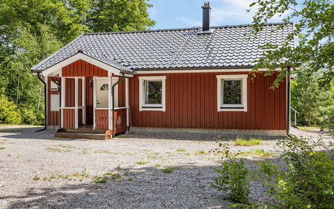 Erikstorp 143: Plante, Propriété, Fenêtre, Bâtiment, Ciel, Bois, Arbre, Maison, Lot Terre, Chalet