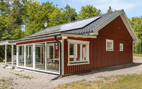 Erikstorp 145: Bâtiment, Ciel, Propriété, Fenêtre, Nuage, Plante, Bois, Arbre, Porte, Maison