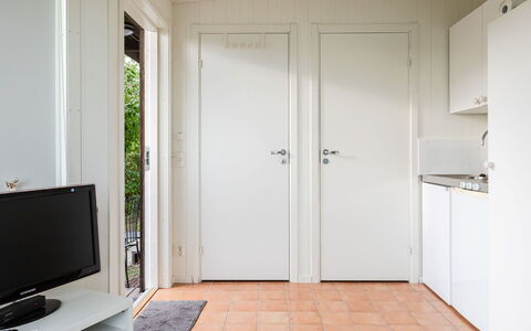 Valbergsudden Utsikten: Propriété, Porte, Bâtiment, Bois, Design Intérieur, Sol