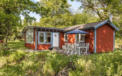 Ängasjö Ekbacken: Plante, Bâtiment, Propriété, Fenêtre, Arbre, Maison, Paysage Naturel, Bois, Lot Terre, Ciel