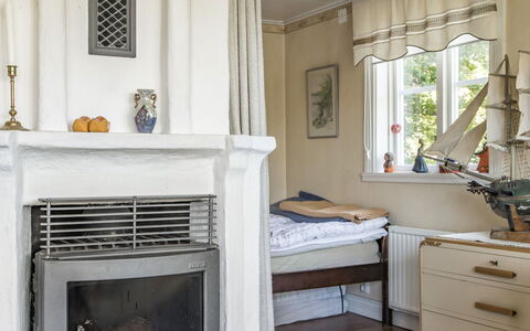 Lidelund: Propriété, Blanc, Fenêtre, Cabinetry, Bois, Design Intérieur, Sol, Sol, Tiroir, Mur