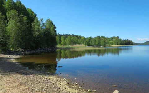 Måbäcken: L'Eau, Ciel, Paysage Naturel, Plante, Lac, Arbre, Cours D'Eau, Banque