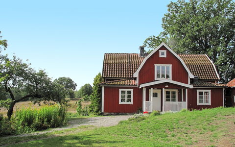 Ilandet: Ciel, Plante, Bâtiment, Fenêtre, Arbre, Maison, Lot Terre, Paysage Naturel, Herbe, Chalet