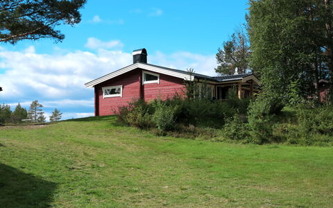 Kvisthån Idegranen: Nuage, Ciel, Plante, Bâtiment, Arbre, Paysage Naturel, Maison, Chalet, Herbe, Bois