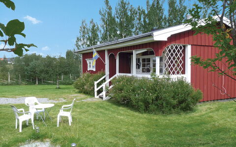 Vemhån Östholmen: Ciel, Plante, Bâtiment, Propriété, Fenêtre, Arbre, Pente, Lot Terre, Maison, Design Urbain