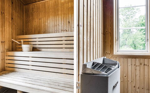 Klinten Totebo: Fenêtre, Bois, Rectangle, Design Intérieur, Sol, Sol, Tache De Bois, Dur, Bâtiment, Gaz