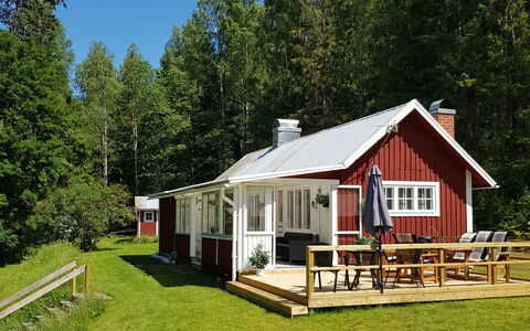 Höje: Plante, Bâtiment, Arbre, Ciel, Paysage Naturel, Maison, Lot Terre, Porche, Chalet, Herbe