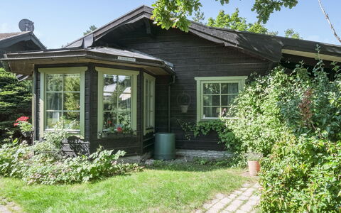 Rindö: Plante, Bâtiment, Fenêtre, Ciel, Arbre, Maison, Lot Terre, Porte, Chalet, Ombre
