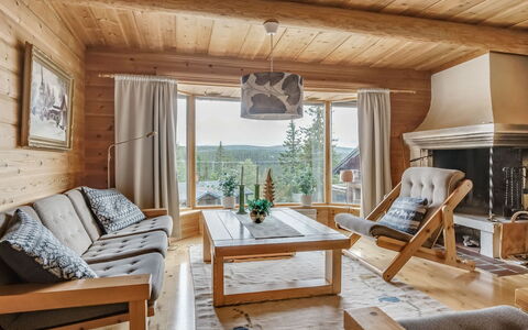 Korpstigen Älgen: Meubles, Propriété, Bois, Canapé, Design Intérieur, Bâtiment, Confort, Ombre, Sol, Plante